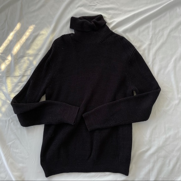 H&M Navy Sweater - Picture 1 of 4